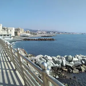 https://genova-centre-town-in-tipical-local-stile.hotelitalianriviera.com